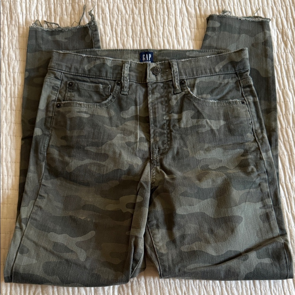 GAP True Skinny Ankle Camo Jeans